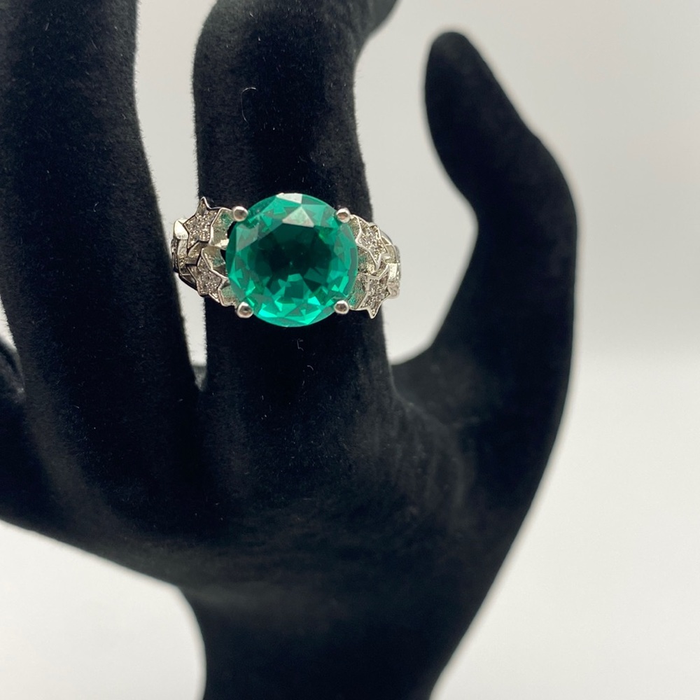 Beautiful Adjustable Silver Ring w/ Crystals